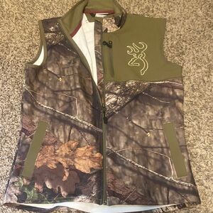 Browning camo vest